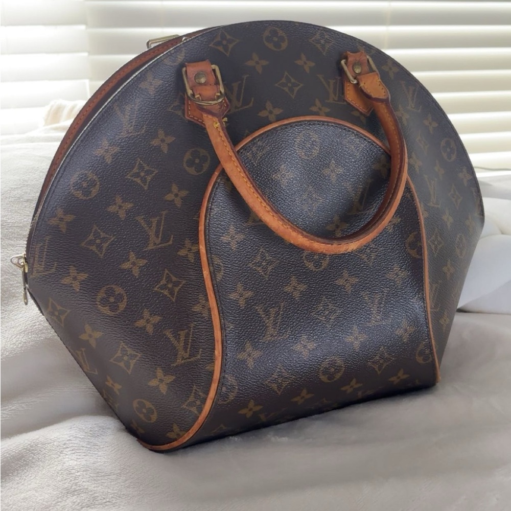 Louis Vuitton Classic Monogram Shoulder Bag